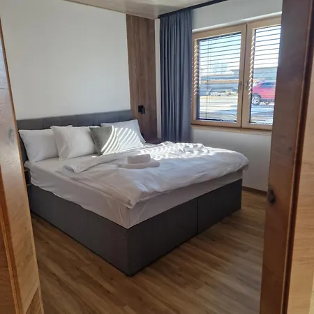 Aparthotel Lfci - *